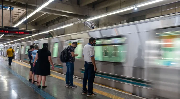 Pagamento por aproximação passa a ser usado no Metrô de São Paulo