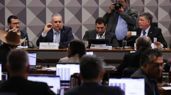 CPMI do INSS rejeita convocar Lulinha e o ministro Jorge Messias