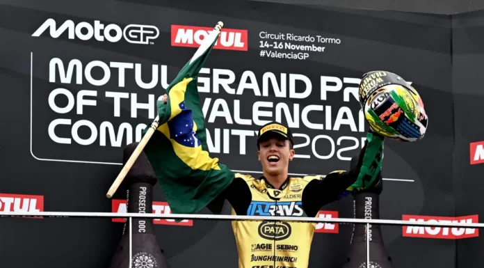 Diogo Moreira conquista Campeonato Mundial de Moto2