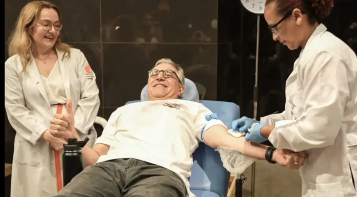 Padilha doa sangue e marca início da vacinação contra vírus sincicial