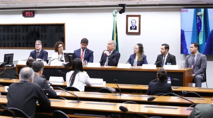 Em reunião na Câmara, participantes sugerem melhorias para o programa Minha Casa, Minha Vida Em reunião na Câmara, participantes sugerem melhorias para o programa Minha Casa, Minha Vida