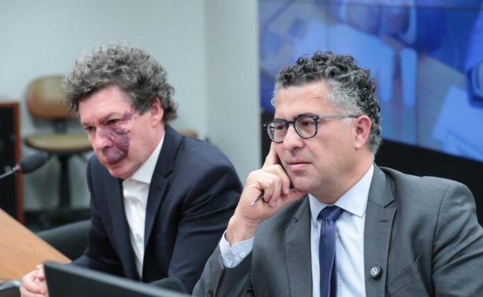 Empregadores propõem negociação coletiva para reduzir jornada para 36 horas em vez de mudar a Constituição