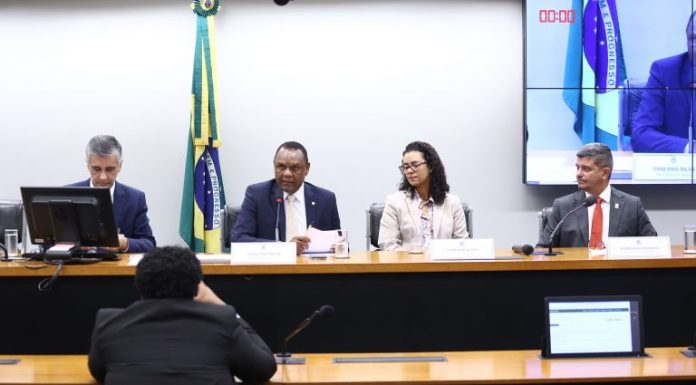 Especialistas apontam falta de políticas de saúde mental para idosos Especialistas apontam falta de políticas de saúde mental para idosos