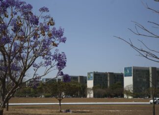 Cai a participação de mulheres em cargos no governo federal