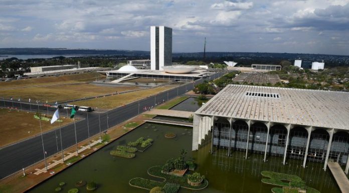 Estudo legislativo aponta para a necessidade de novas reformas para estabilizar a dívida pública Estudo legislativo aponta para a necessidade de novas reformas para estabilizar a dívida pública