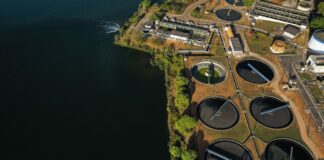 No Brasil, 85,7% dos municípios brasileiros tem coleta de esgoto