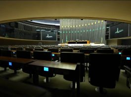 PL amplia bancada e mulheres conquistam mais espaço na Câmara dos Deputados em 2027 Vista interna do plenário da Câmara dos Deputados do Brasil, local onde os 513 deputados federais eleitos em 2026 exercerão seus mandatos a partir de 2027.