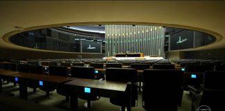 PL amplia bancada e mulheres conquistam mais espaço na Câmara dos Deputados em 2027 Vista interna do plenário da Câmara dos Deputados do Brasil, local onde os 513 deputados federais eleitos em 2026 exercerão seus mandatos a partir de 2027.