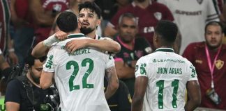 Palmeiras vence Fluminense por 2 a 1 no Maracanã na semifinal da Libertadores Jogadores do Palmeiras celebram durante jogo da semifinal da Copa Libertadores contra o Fluminense no estádio do Maracanã, Rio de Janeiro.