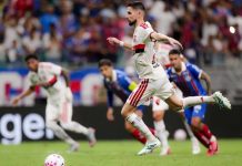 Flamengo vence Bahia por 3 a 0 e retoma liderança do Brasileirão Jorginho realiza cobrança de pênalti na partida entre Bahia e Flamengo na Arena Fonte Nova, em Salvador, pela 31ª rodada do Brasileirão 2026. Foto: Gilvan de Souza/Flamengo