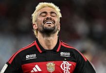 Arrascaeta destaca foco do Flamengo na campanha própria em disputa acirrada com Palmeiras pelo Brasileirão Arrascaeta comemora gol do Flamengo contra o Atlético-MG, pelo Brasileirão, no Maracanã