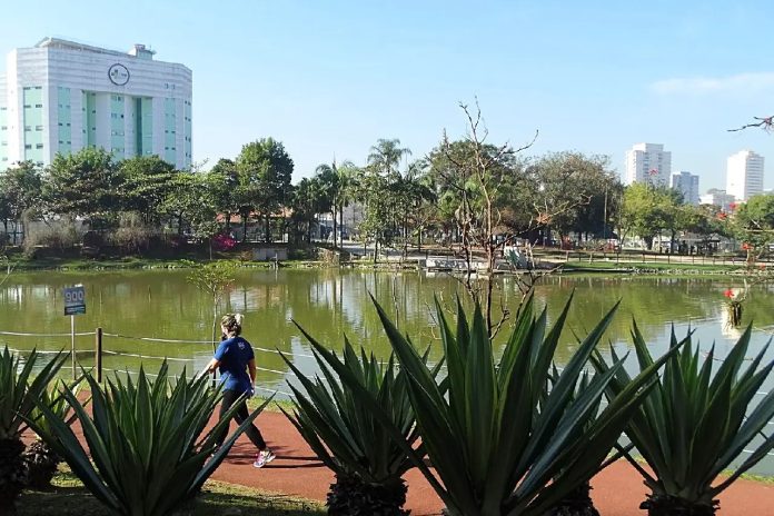 Parque Municipal Dom José em Barueri, aberto durante o feriado