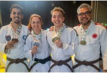 Judocas de Osasco conquistam medalhas em competições na Grande São Paulo Atletas de judô da equipe de Osasco exibem medalhas conquistadas em competições realizadas na Grande São Paulo em outubro de 2026.