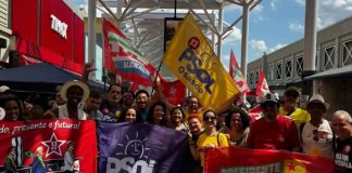 Calçadão de Osasco será palco de ato político em apoio à reeleição de Lula na próxima quinta-feira Participantes do ato político em Osasco exibem bandeiras e faixas de apoio a Lula e ao PSOL em manifestação pública no Calçadão.