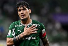 Gustavo Gómez busca novo recorde e terceira final de Libertadores pelo Palmeiras Gustavo Gómez, zagueiro e capitão do Palmeiras, em ação durante partida de futebol.