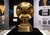 Cerimônia da Bola de Ouro 2026 reúne estrelas do futebol em Londres Troféu Bola de Ouro 2026 exposto em local oficial, destacando a premiação do melhor jogador do mundo na Copa do Mundo FIFA 2026.