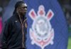 Seedorf é regularizado no BID e pode estrear como técnico do Corinthians contra o Vasco Seedorf durante aquecimento da equipe do Corinthians na partida contra o Vitória, realizada na Neo Química Arena.