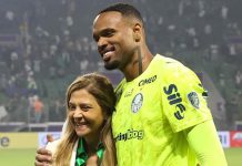 Leila Pereira destaca apoio da torcida e jubileia vaga na final da Libertadores pelo Palmeiras Leila Pereira e o goleiro Carlos Miguel celebram a vaga na final da Libertadores