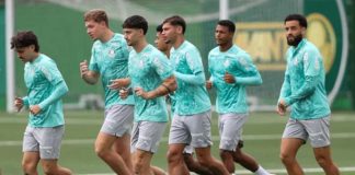 Palmeiras inicia preparação para semifinal da Libertadores com preocupação sobre Sosa Elenco do Palmeiras durante treinamento na Academia de Futebol