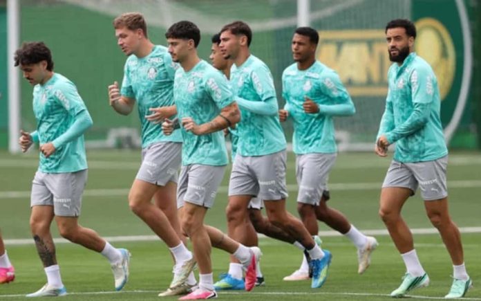 expresso-ae6e3cd21417ea9866155faf Elenco do Palmeiras durante treinamento na Academia de Futebol