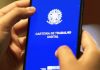 Lula defende jornada de trabalho 5×2 e critica oposição em meio a votação no Senado Aplicativo da Carteira de Trabalho Digital mostrado em celular, reforçando o tema da jornada de trabalho em discussão no Congresso Nacional.
