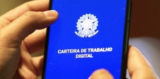 Lula defende jornada de trabalho 5×2 e critica oposição em meio a votação no Senado Aplicativo da Carteira de Trabalho Digital mostrado em celular, reforçando o tema da jornada de trabalho em discussão no Congresso Nacional.