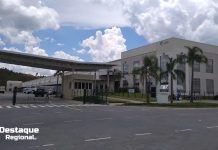 Região de Cajamar Disponibiliza 150 Vagas para Auxiliar de Logística Centro logístico na região de Cajamar, local de atuação das vagas para auxiliar de logística mencionadas na reportagem.