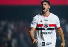 Calleri lidera vitória do São Paulo sobre o Vitória no Morumbi pelo Brasileirão Calleri comemora gol da vitória do São Paulo sobre o Vitória pelo Campeonato Brasileiro no Morumbi.