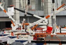 Prefeitura de São Paulo multa Enel em R$ 11,4 milhões por apagões na cidade entre setembro e dezembro de 2025 Equipes da concessionária Enel realizando reparos em rede elétrica em São Paulo após apagões em dezembro de 2025.