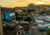 Itapevi e organizações de saúde recebem multa de R$ 1,5 milhão por falsificação em prontos-socorros Vista aérea da Prefeitura de Itapevi, município relacionado à condenação por atuação de falsos médicos