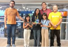 Jovem talentosa de Osasco conquista título de Mestre Nacional no xadrez Mariana Sampaio Santos, de 13 anos, exibe troféu conquistado no Festival Sudeste por Equipes 2026 de xadrez, em São Paulo, acompanhada de outros membros da delegação de Osasco.