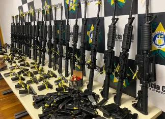 Polícias do Rio de Janeiro tiraram 732 fuzis das ruas em 2024