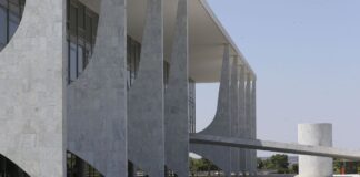 Lula sanciona Lei Geral do Esporte e veta regra que reduz indenização