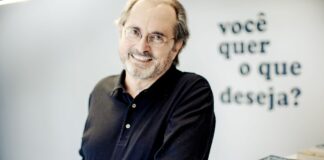 Psicanalista diz que mundo de tsunami digital requer nova educação