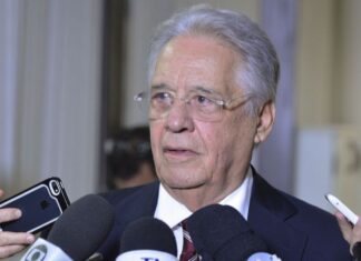 Ex-presidente Fernando Henrique Cardoso tem alta hospitalar