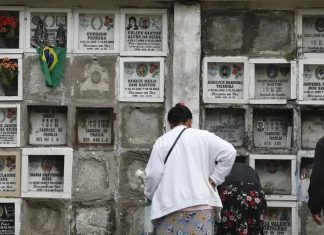 Dino determina a cemitérios cobrarem valores anteriores à privatização