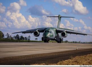 Avião da FAB parte na segunda para resgatar brasileiros na Polônia