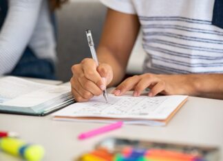 Secretaria de Educação de Jandira anuncia cursinho pré-vestibular aos sábados