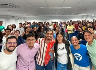 Cursinho em periferia de PE amplia horizontes de professores e alunos