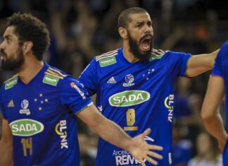 Superliga: atrás de 5º título, Wallace elogia torcida do Sada Cruzeiro