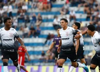 Em busca de 12º título da Copinha, Corinthians bate o Rio Branco