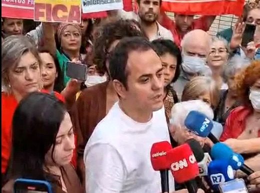 Glauber Braga suspende greve de fome após compromisso do presidente da Câmara Glauber Braga suspende greve de fome após compromisso do presidente da Câmara