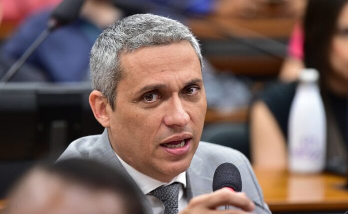Governo anuncia implantação da TV 3 Governo anuncia implantação da TV 3.0 até a Copa de 2026