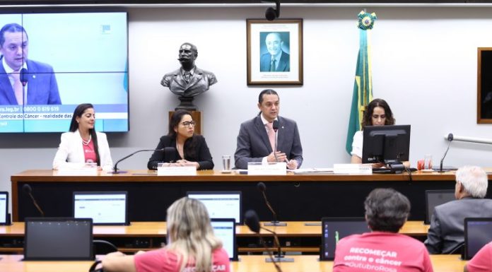 Governo prioriza prevenção do câncer, mas entidades apontam falhas no atendimento às mulheres Governo prioriza prevenção do câncer, mas entidades apontam falhas no atendimento às mulheres