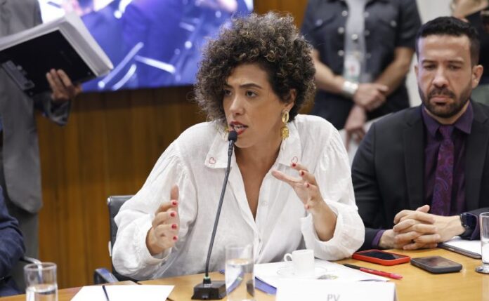 Grupo de trabalho aprova relatório final sobre criminalização da misoginia Grupo de trabalho aprova relatório final sobre criminalização da misoginia