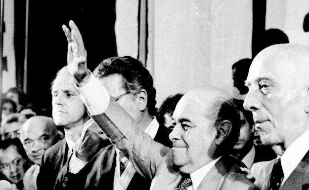 Há 40 anos, Brasil encerrava ditadura militar e caminhava para a redemocratização Há 40 anos, Brasil encerrava ditadura militar e caminhava para a redemocratização