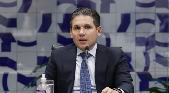 Hugo Motta critica interferência judicial na atividade do Poder Legislativo Hugo Motta critica interferência judicial na atividade do Poder Legislativo
