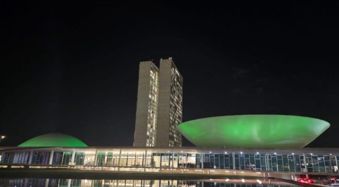 Iluminação verde no Palácio do Congresso Nacional alerta para o glaucoma Iluminação verde no Palácio do Congresso Nacional alerta para o glaucoma