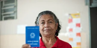 Informalidade de empregadas domésticas aumentou após pandemia