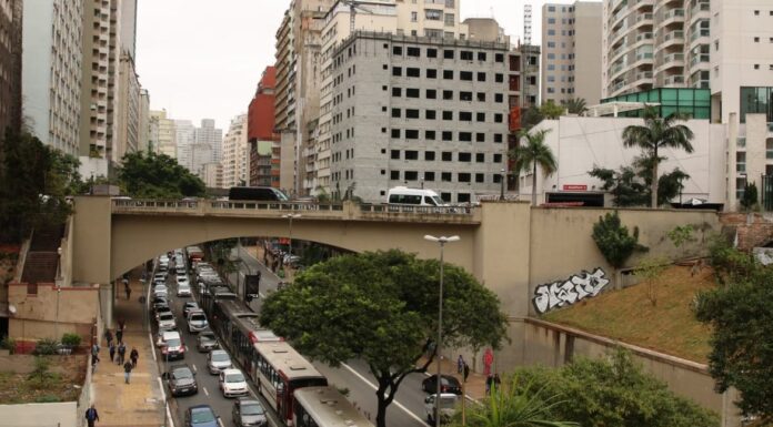 Trânsito e serviços de São Paulo mudam neste feriado de 9 de julho